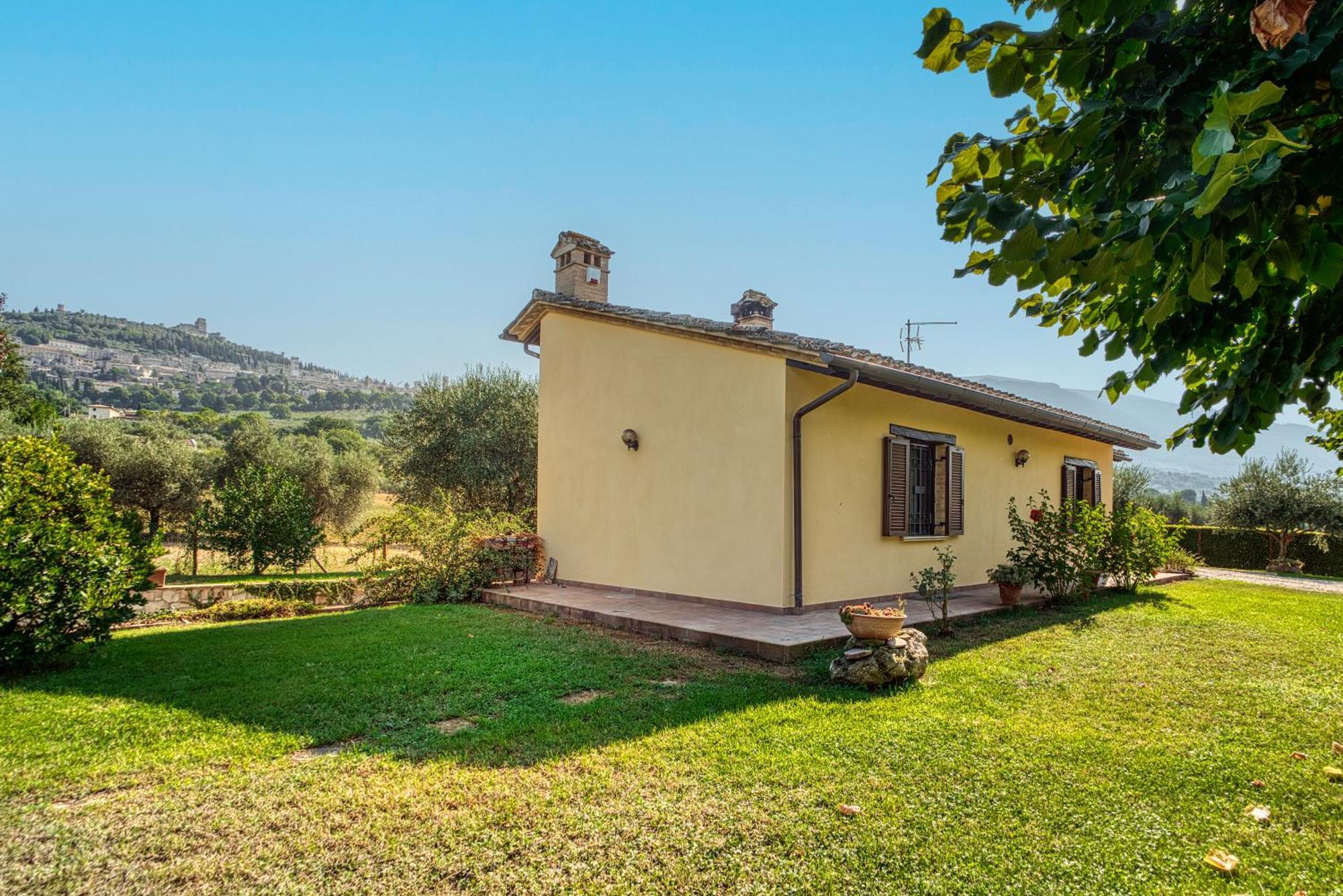Charming Home With Garden & Stunning Views Of Assisi Ngoại thất bức ảnh